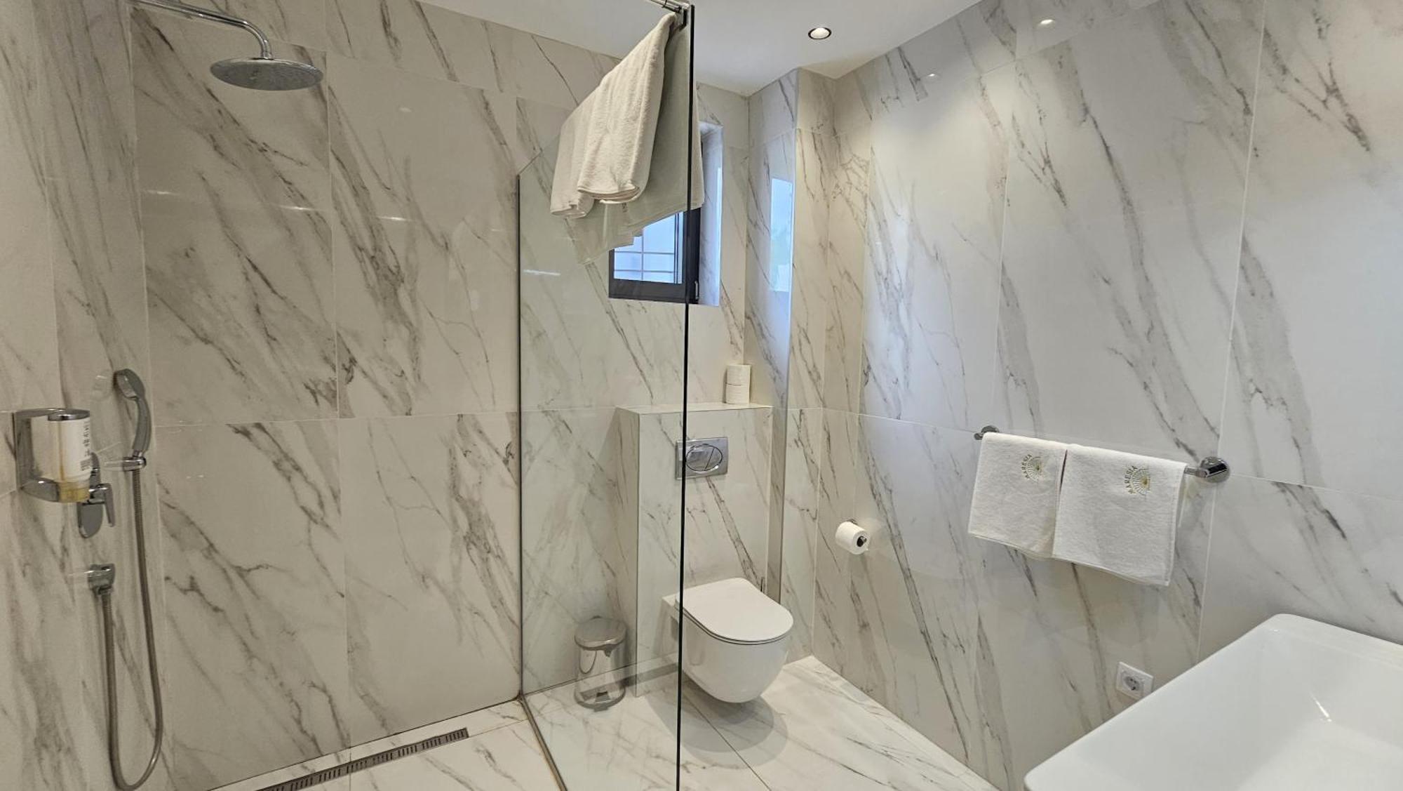Maresia Boutique Suites Budva Eksteriør billede